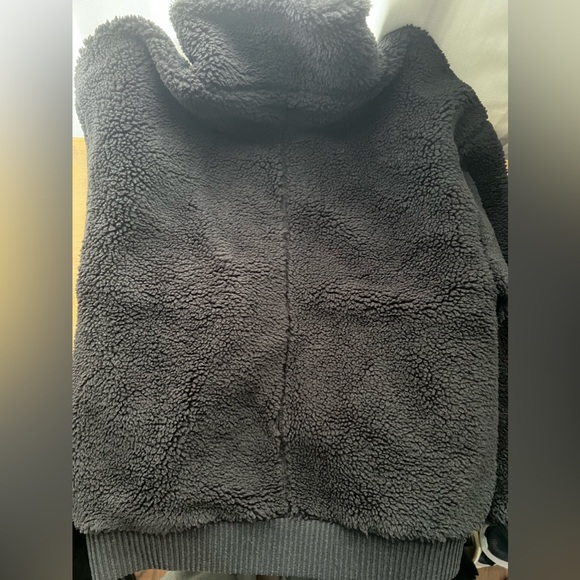 Alo Yoga Sherpa Varsity Jacket - Women's in Black Size Small - Picture 12 of 12